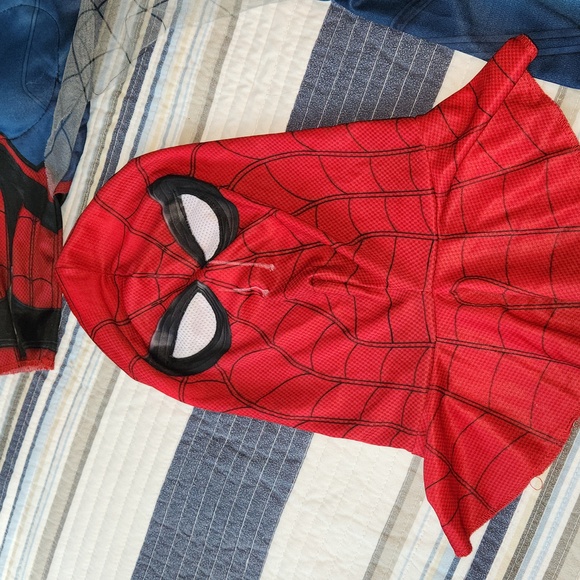 Spiderman Costume Kids Size Small with muscle chest, gloves and mask - Picture 5 of 9